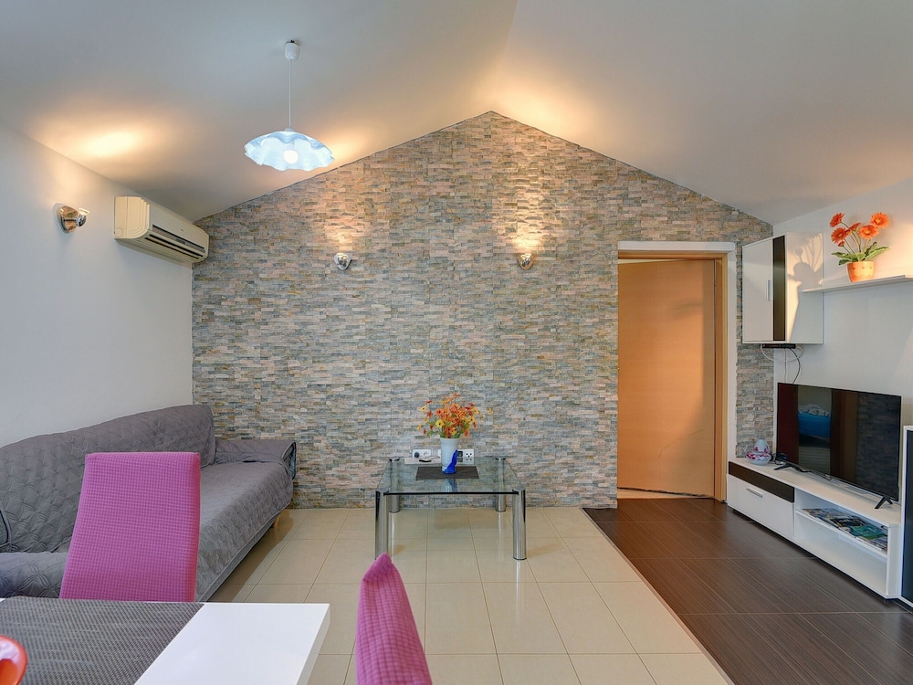 Holiday Home in Medulin Near Beach view 4