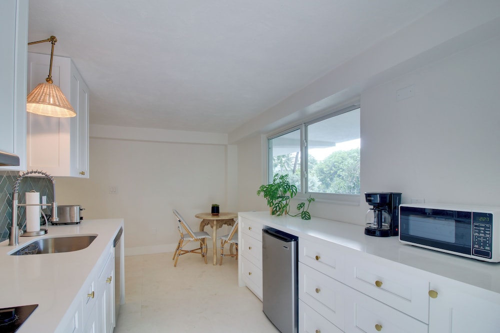 Walk to Beach: Tavernier Apartment w/ Patio!