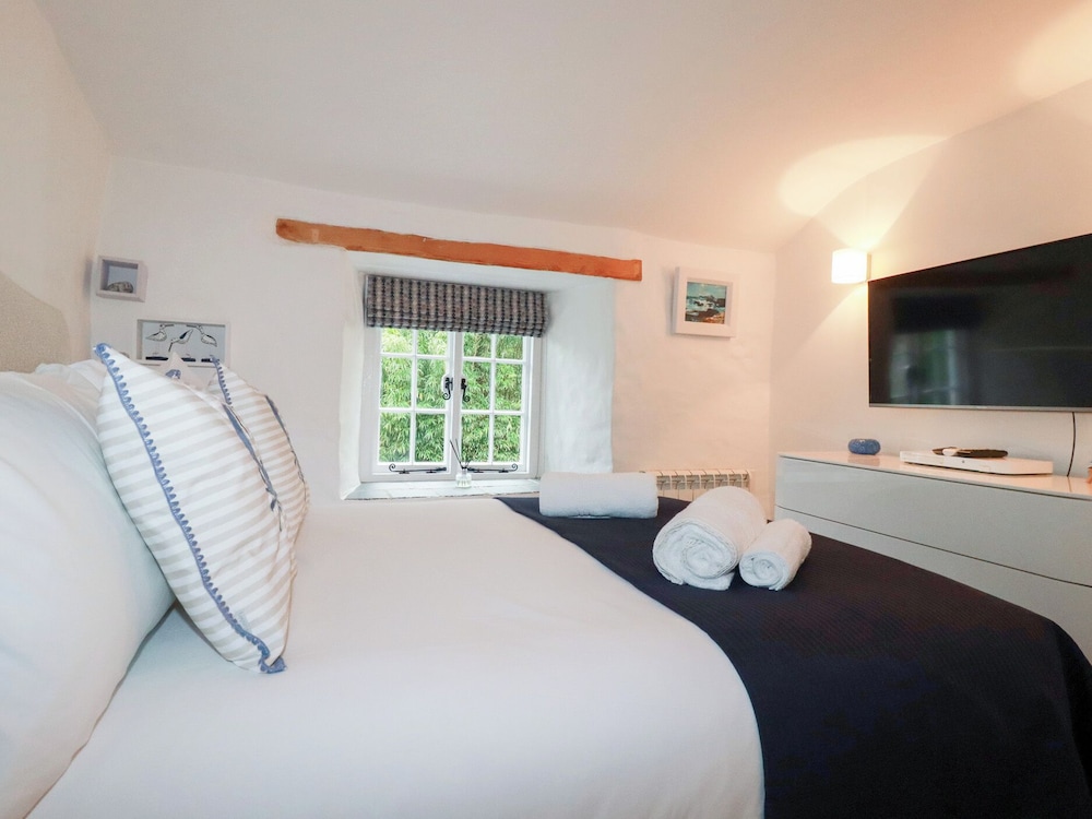 2 Rose Cottage