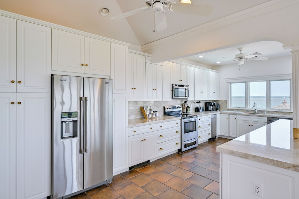 Panoramic Ocean Views: Westhampton Haven w/ Pool