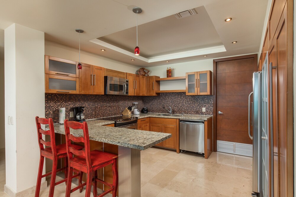 Encanto Living 0504 -2BR by Kivoya