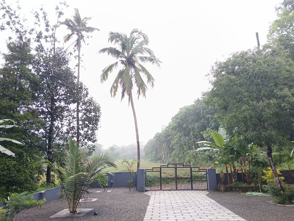 Acrewood Farmhouse - Pool Villa
