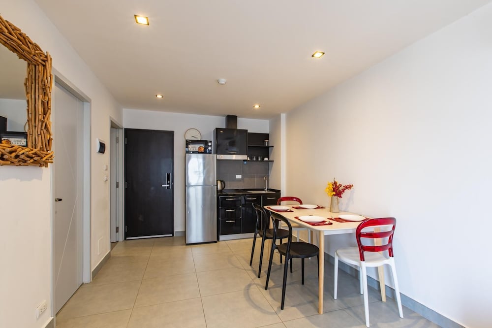 Modern Condo - 1BR T1-401