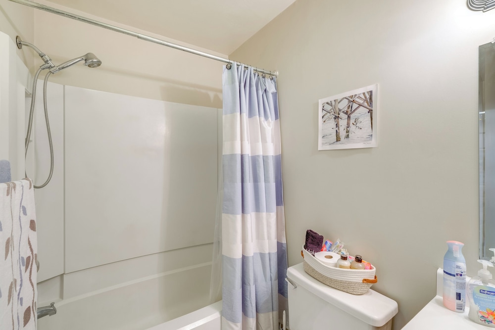 Dock + Pool Access: Condo on Smith Mountain Lake
