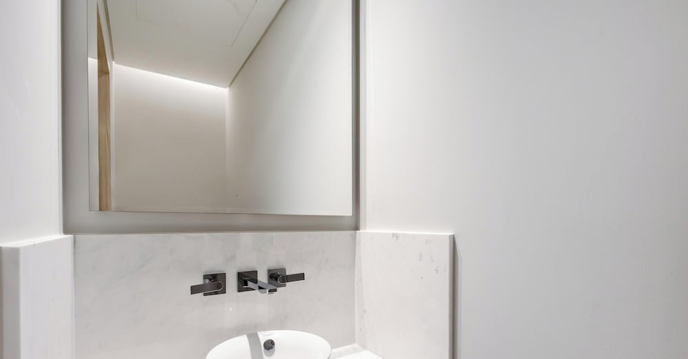 LUX Iconic Views at Palm Tower Suite 6