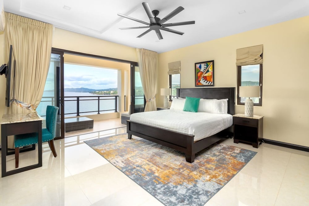 Panoramic Cliffside Luxe Villa