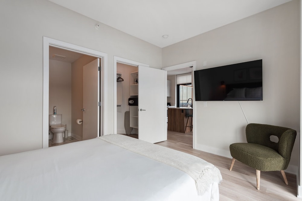 Unforgettable Stay High End 2BR Easy City Access