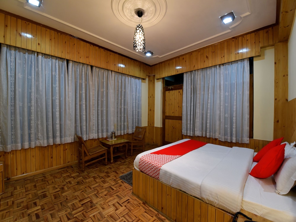 OYO 14150 Celebriti Suites