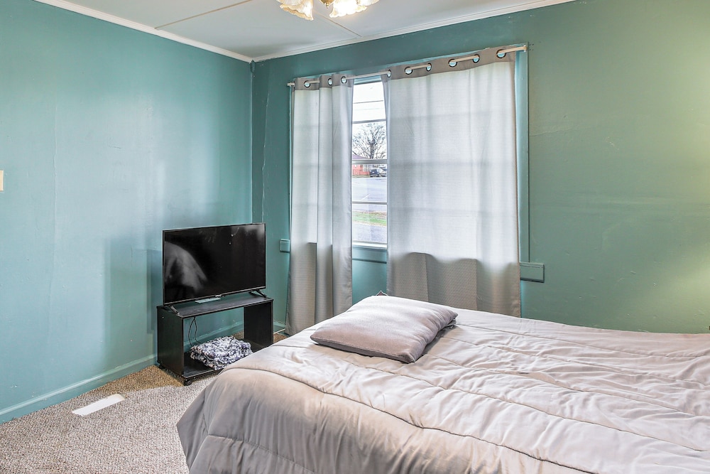 Pet-friendly Little Rock Home on Spacious Lot