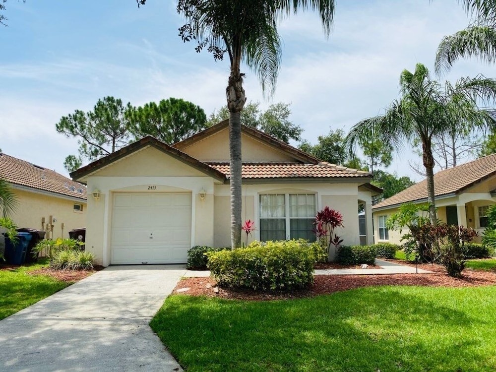 Gorgeous Views From Pool! 3 Bedroom Home by RedAwning