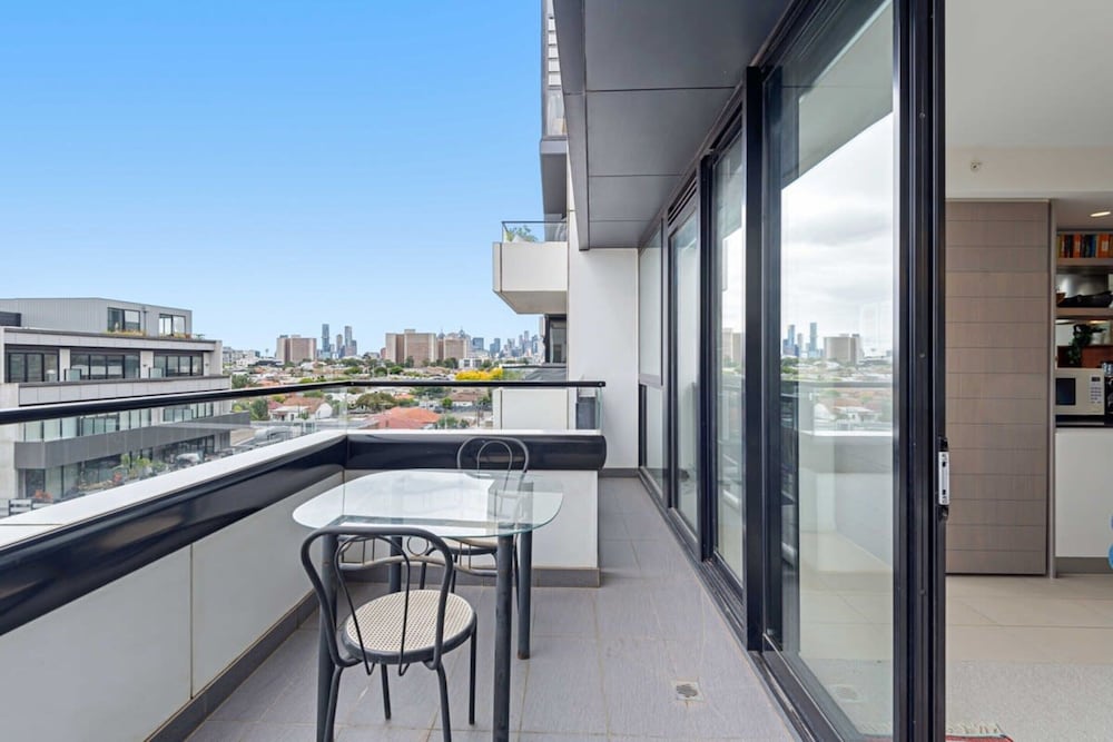 Eclectic 1-bed Apartment With Pool and Gym
