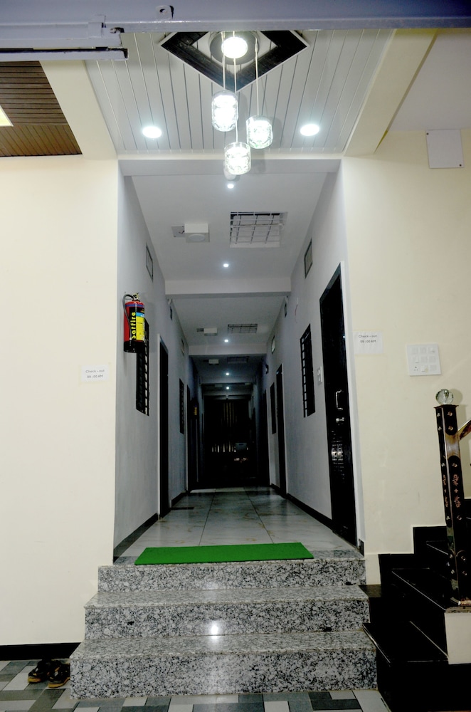 Hotel Mahamrityunjay Palace