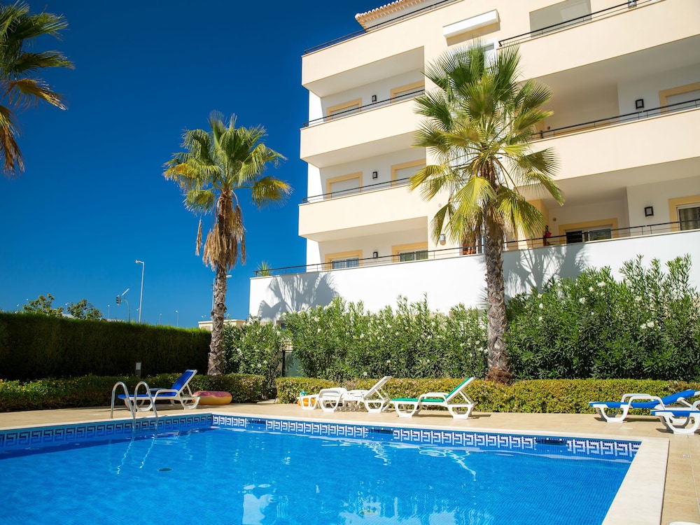 C04 - Pool View 3 Bedroom by DreamAlgarve