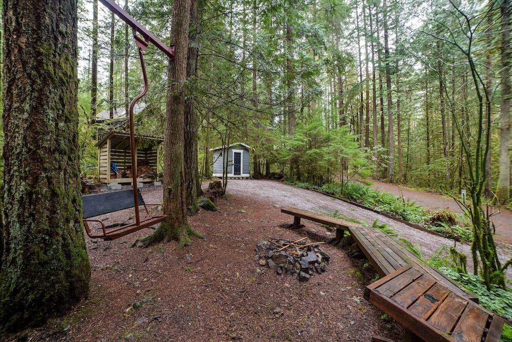 A 2-story, 3-bedroom Traditional Family ski Chalet