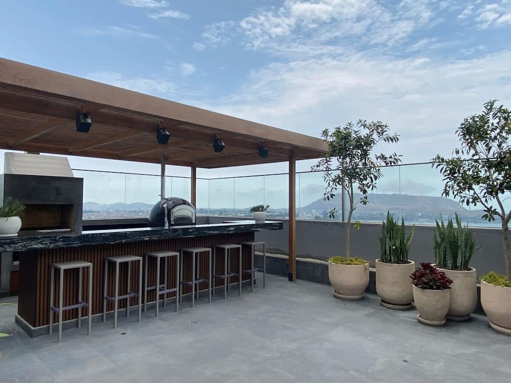 w Superb Loft w Balcony in Barranco