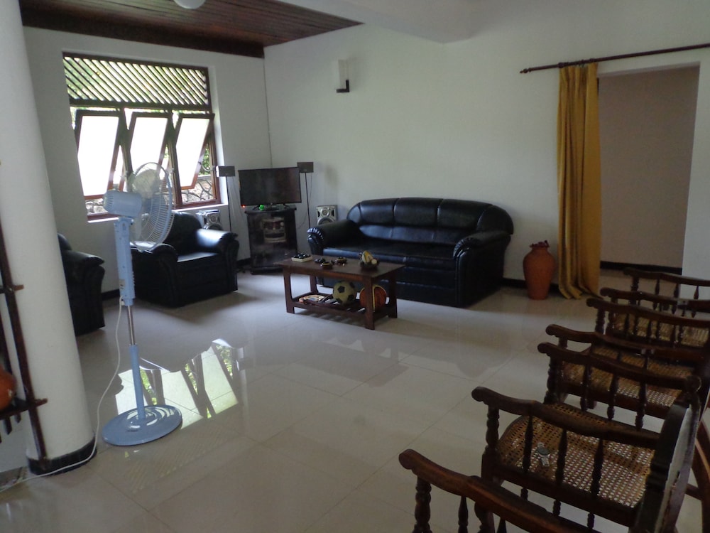 Brown's Edge Residence view 4