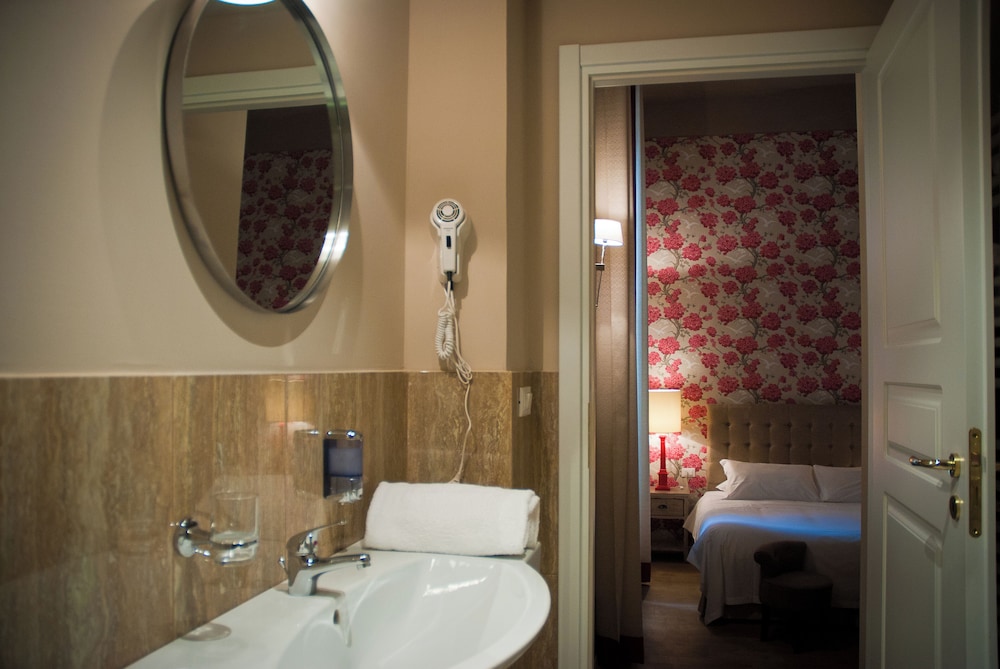 Nove Guest House