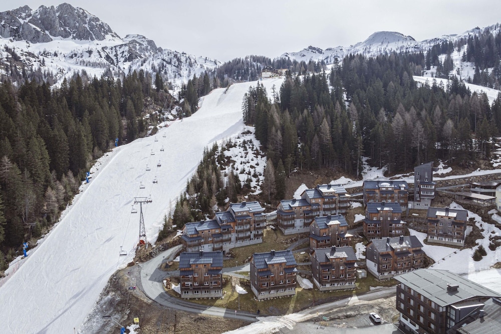 Spacious Chalet Near ski Area