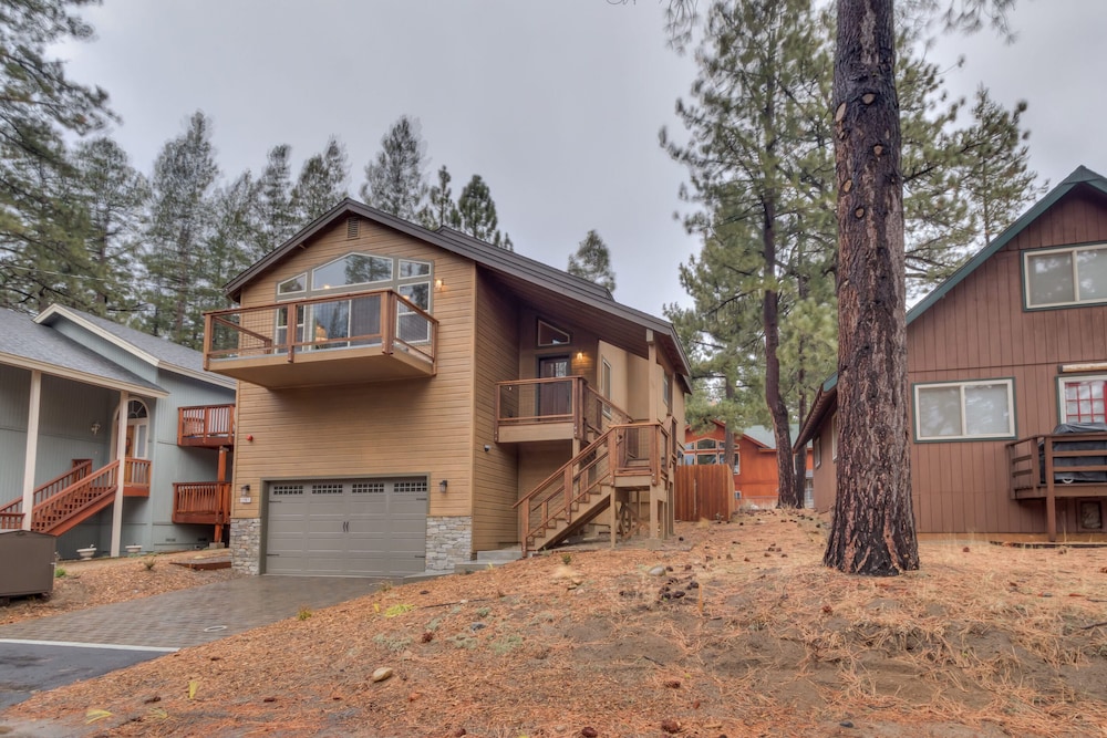 Silver Pines - Ski or Summer 30+ day Home
