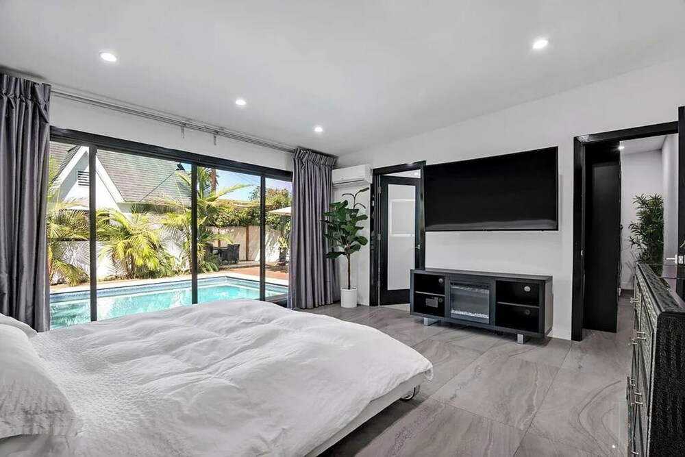 Mansfield Modern - Ultimate Entertainers Oasis With Guest House