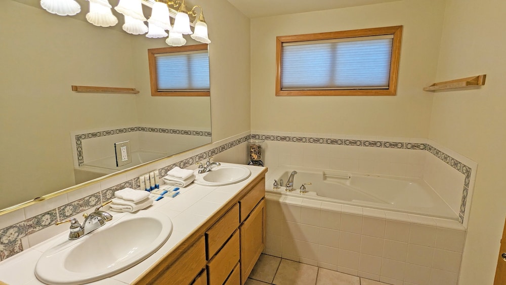 Mcnary 20 5 Bedroom Home