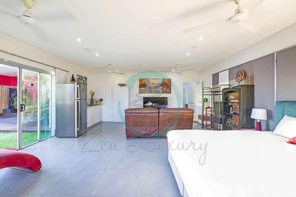 The Lava Lounge Panoramic Rooftop Holiday Retreat