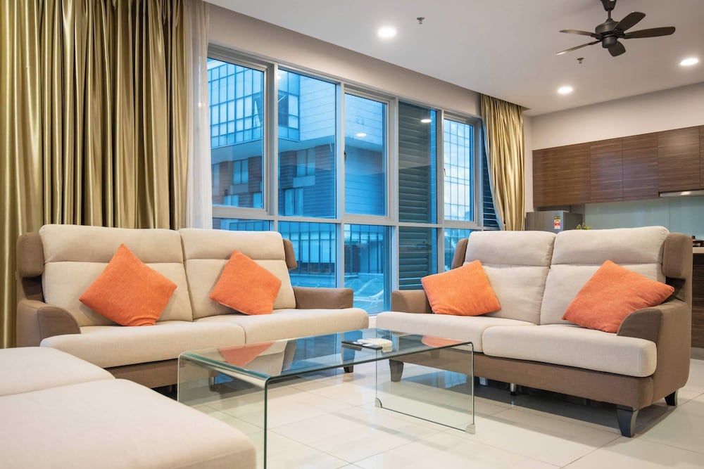 3BR Somerset Apt 2 TVs With Harbour View, Legoland