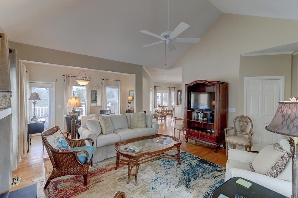18 Pelican Bay view 4