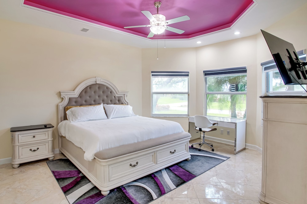Outdoor Oasis: Family-friendly Cape Coral Home