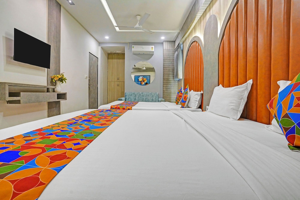 Fabhotel Blu Rooms