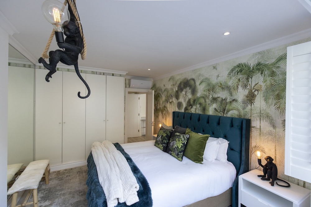 Clifton YOLO Spaces – Clifton Boutique Apartments view 5