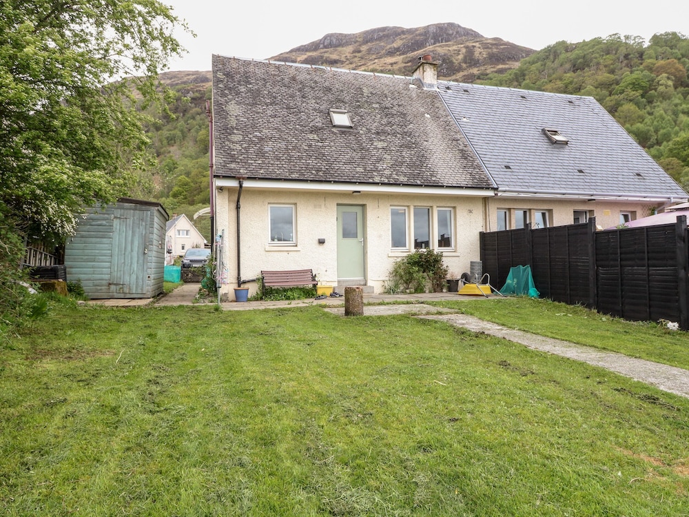 12 Kenmore Cottages