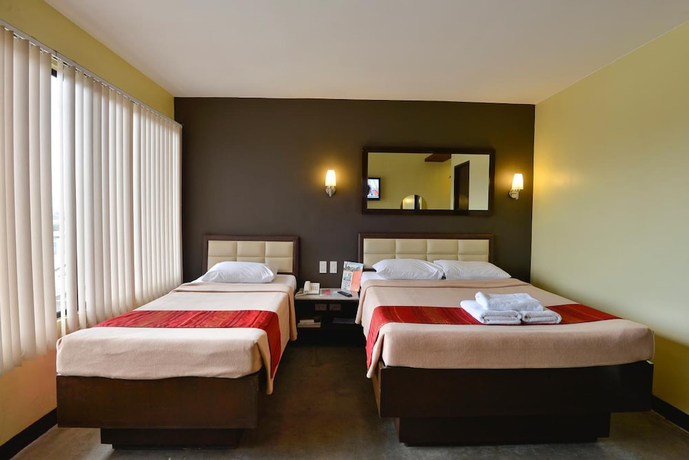 Cebu Vacations - Express Inn - Cebu Hotel - Property Image 35