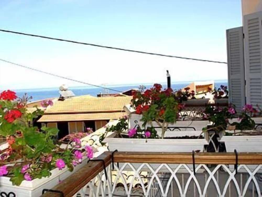 Avra Paradise Aparthotel