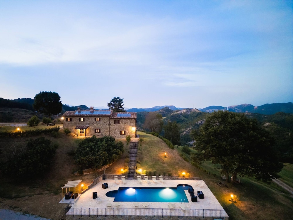 Ca Quattrocchi 10 3 by Marche Holiday Villas
