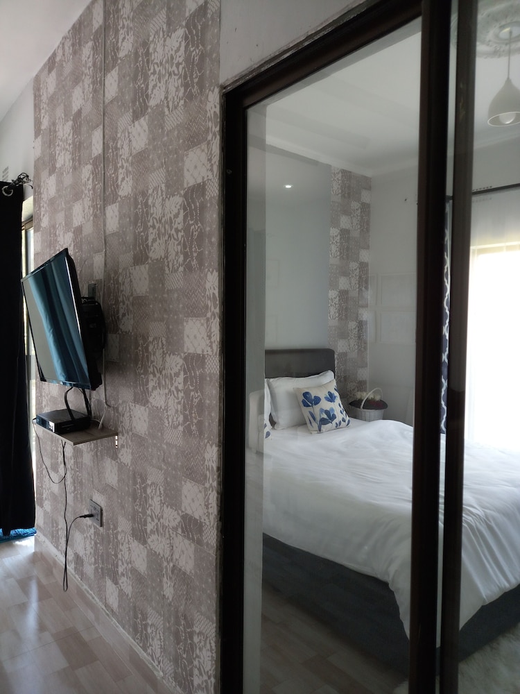 Hideaway Apartments