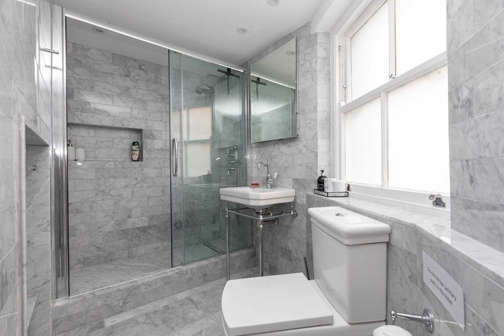 Stylish 2 Bedroom Apartment Near Oxford Street