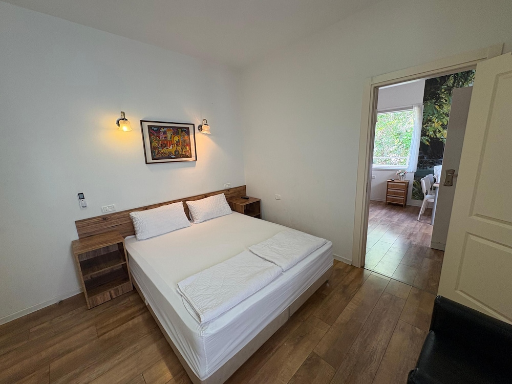 Kfar Saba Guesthouse