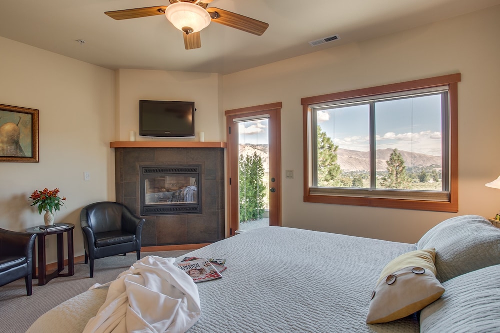 Cascade Valley Inn