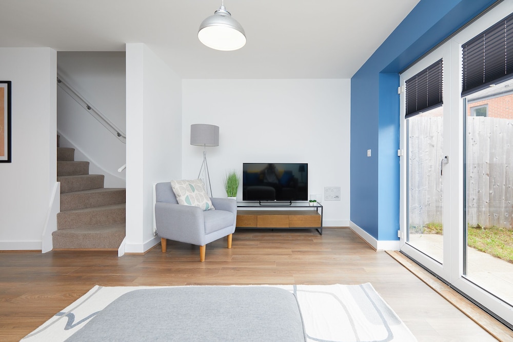 Derby City 3 Bed House- Roof Terrace