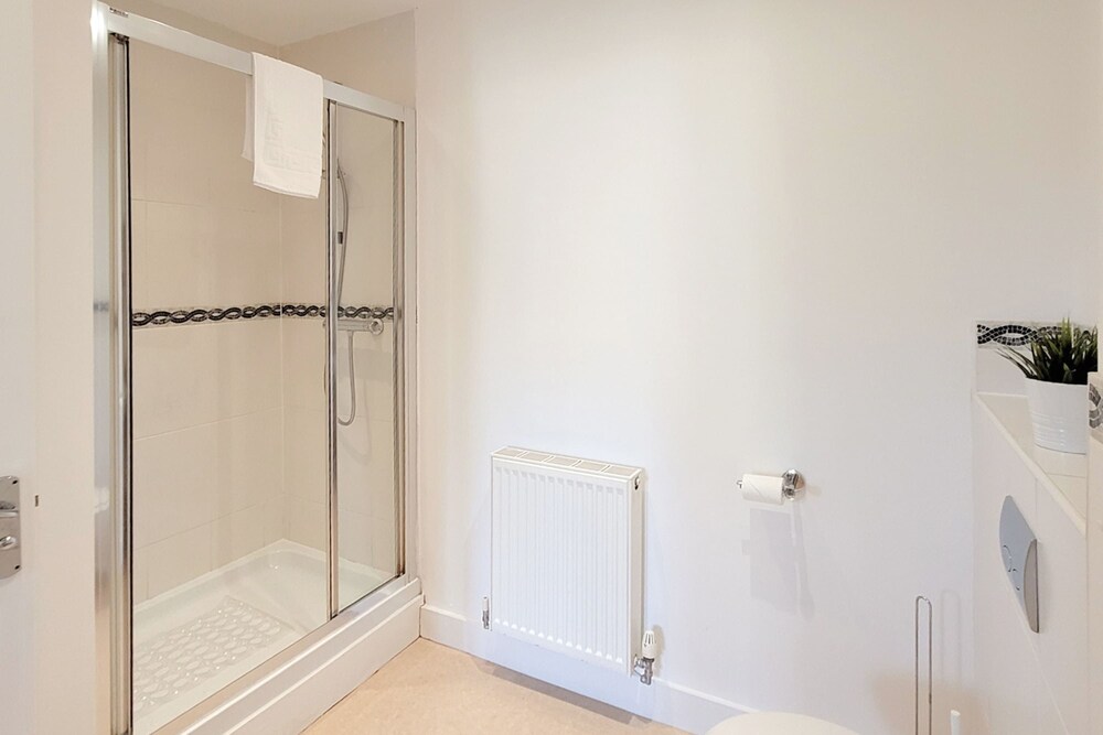 Last Minute Deals 4BR House of Four Chimneys