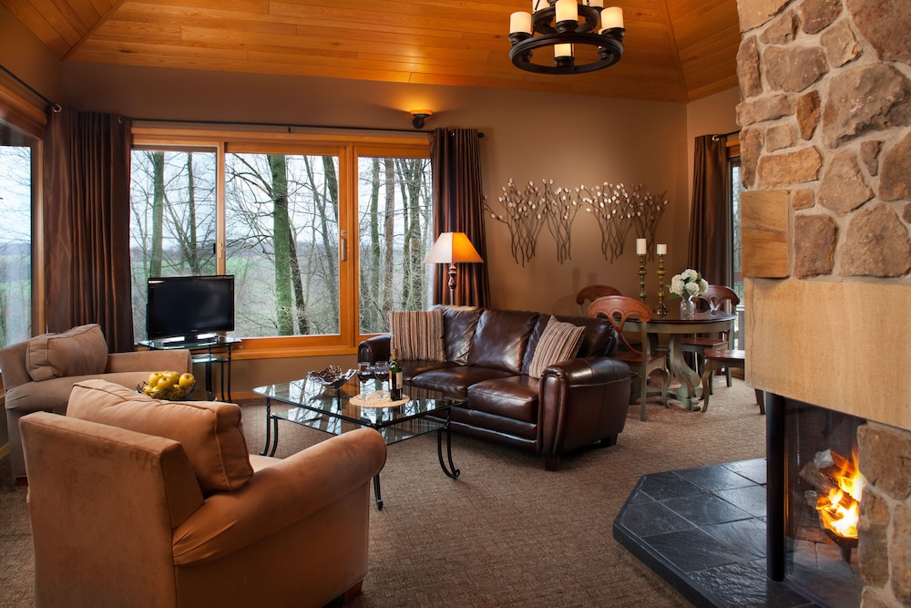 The Inn At Honey Run view 4