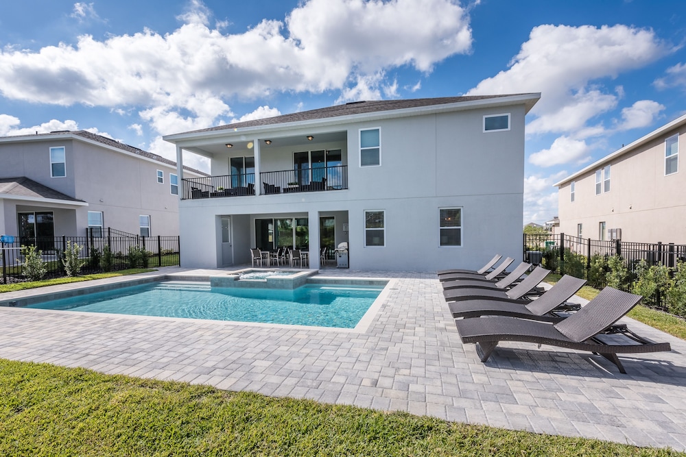 Encore Resort and Water Park at Reunion by Rentyl - Image 3