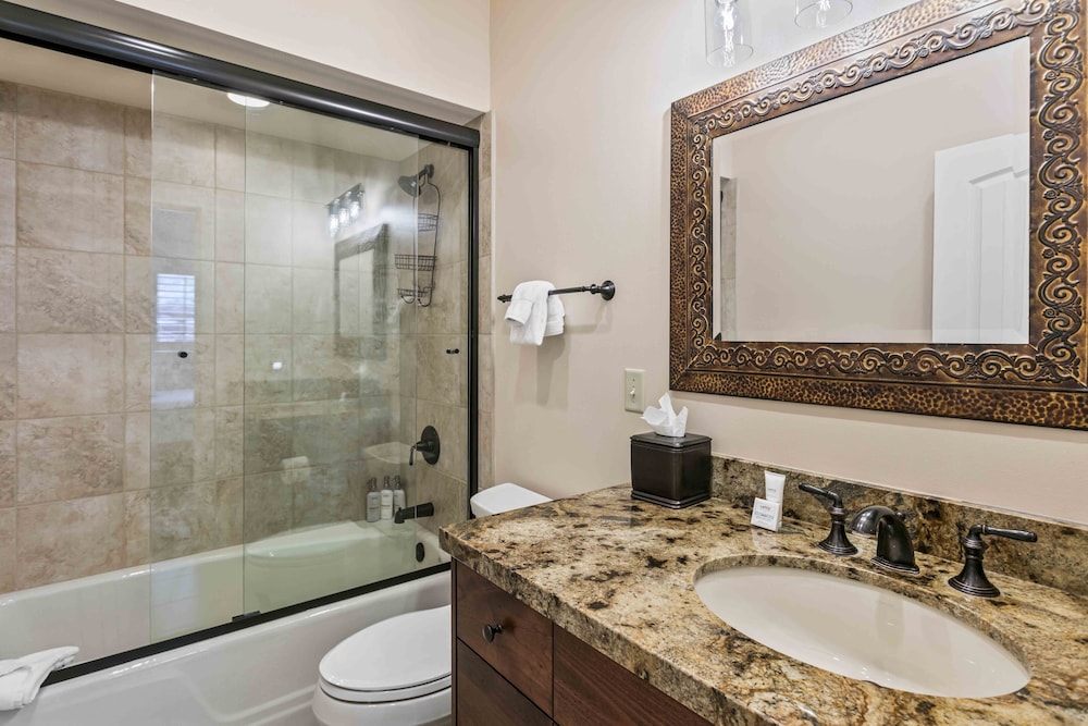 1733 - Daystar Three Bedroom with Spa 3 Condo