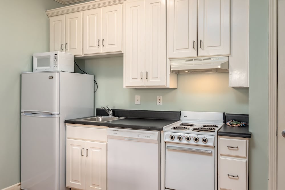 Dauphin Luv B - Beach Club #201-b 2 Bedroom Condo
