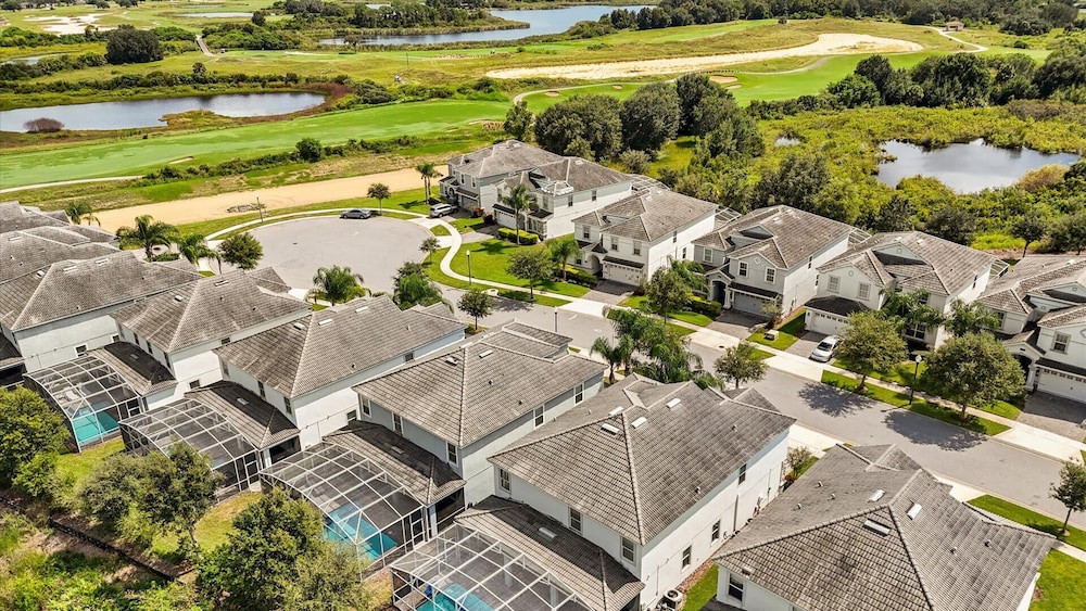 Championsgate Family Homepool, Hot Tub & Cinema