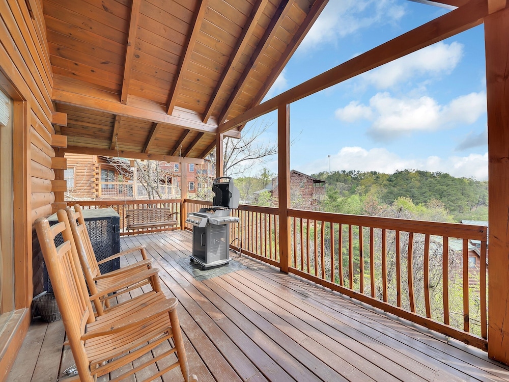 Ern860 - Cozy Bear Overlook 4 Bedroom Cabin