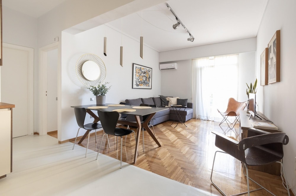 Retreat to a Stylish Flat in Psychiko