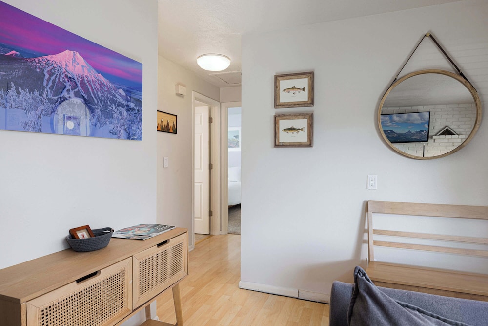 10min to Downtown Bend Chic 2bdr