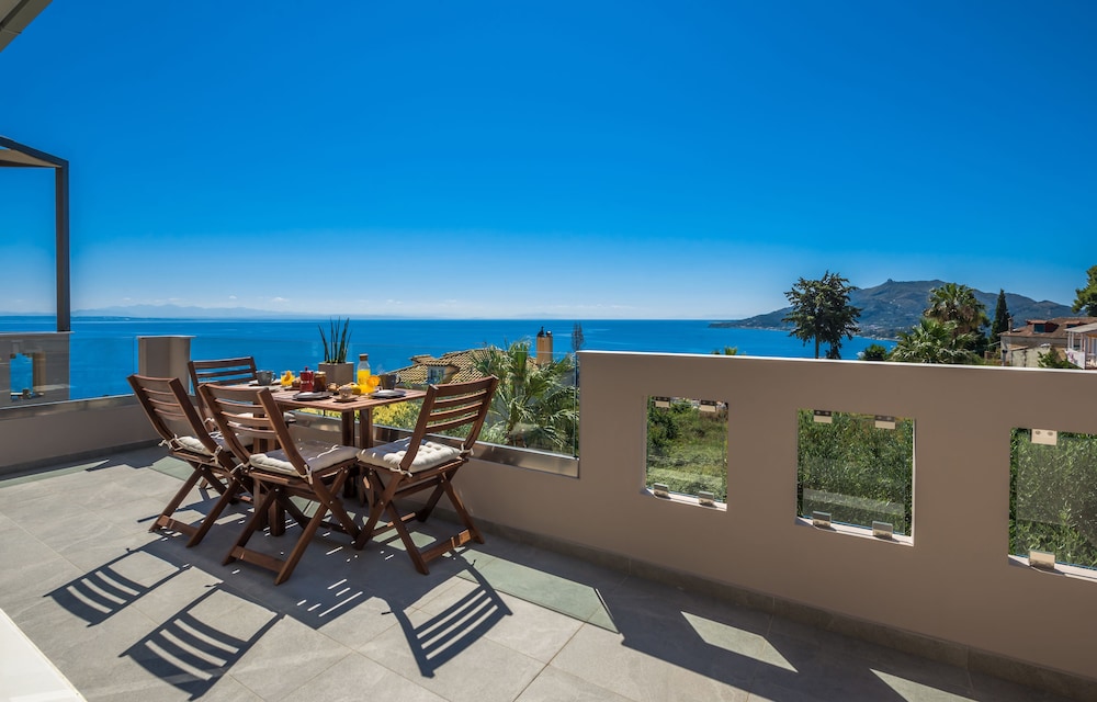 Pasithea Elegant Villa